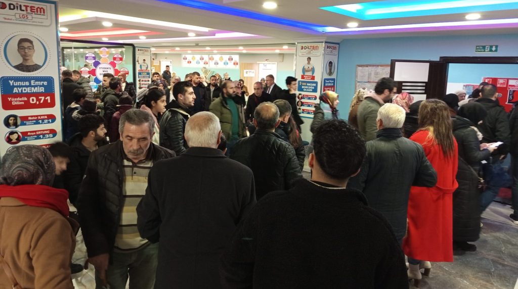 2026 Bursluluk Sınavı 3. Seans Yoğun Katılımla Devam Ediyor. (14.02.2026)